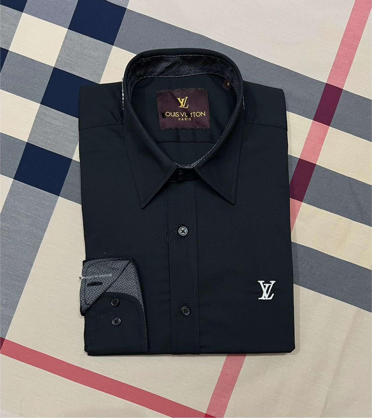 LV SOLID BLACK