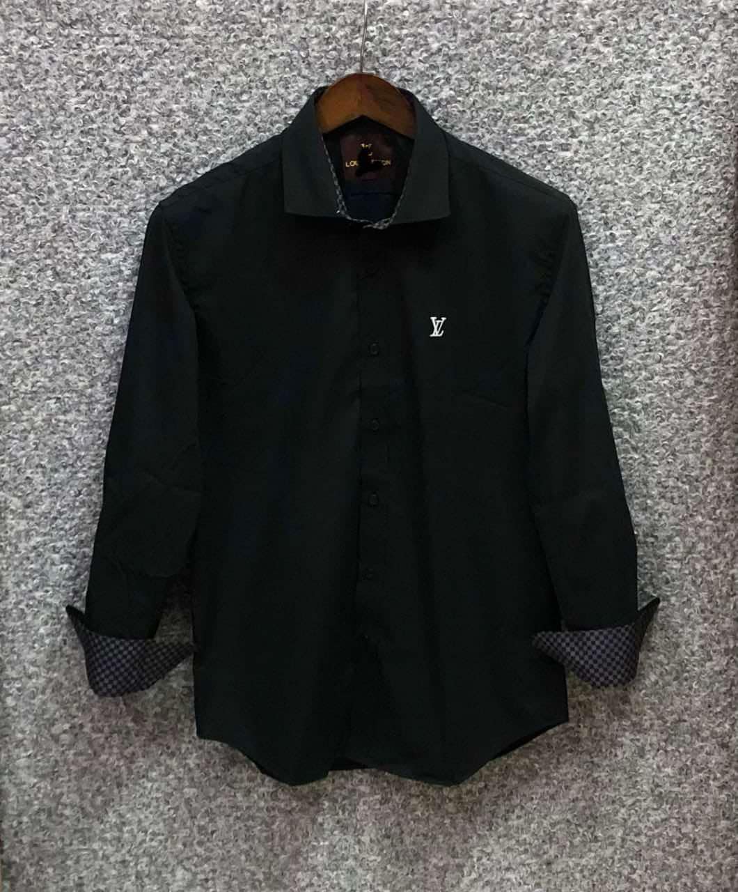 LV SOLID BLACK
